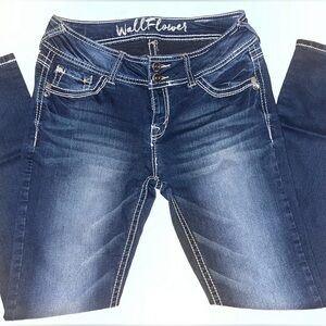 Size 7 Wallflower Jeans